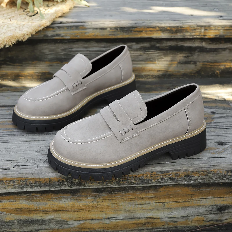 Damen Chunky-Lug-Loafer mit Penny-Riemen und profilierter Gummisohle Drune