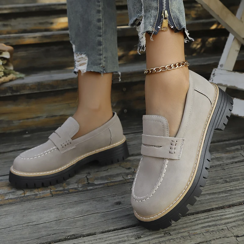 Damen Chunky-Lug-Loafer mit Penny-Riemen und profilierter Gummisohle Drune