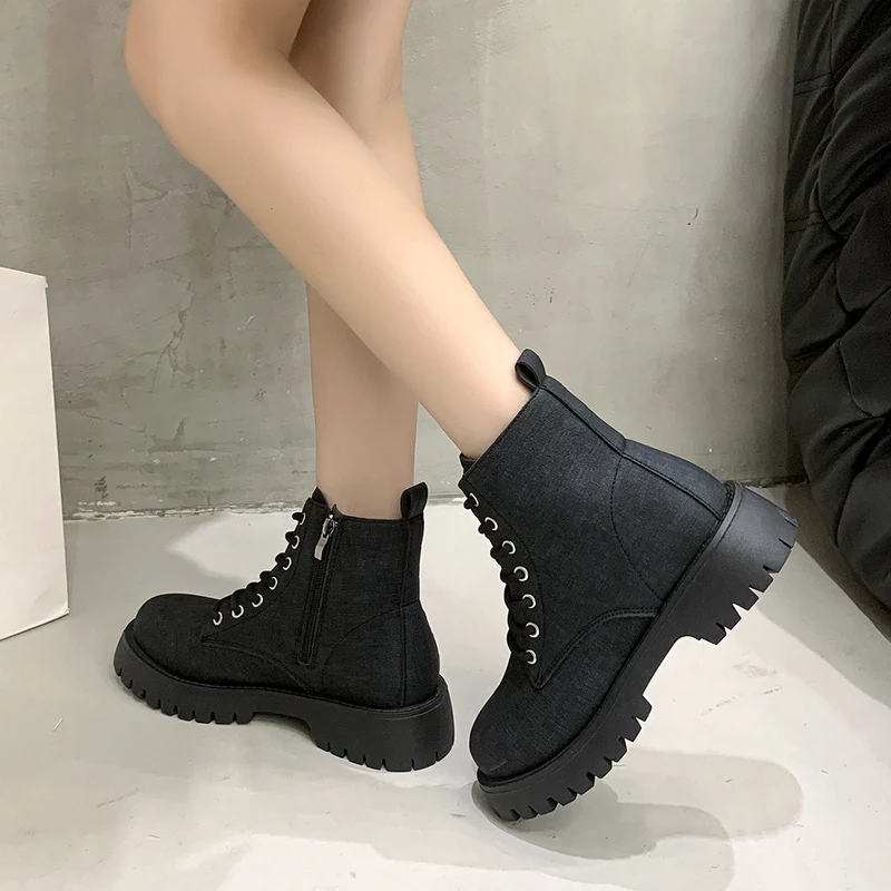 Damen Chunky Combat-Ankleboots aus Denimoptik mit robust profilierter Sohle und seitlichem Reißverschluss Drune