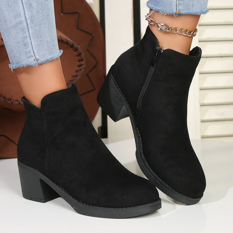 Damen Ankleboots mit mittelhohem Blockabsatz, seitlichem Reißverschluss und Velours‑Optik Drune
