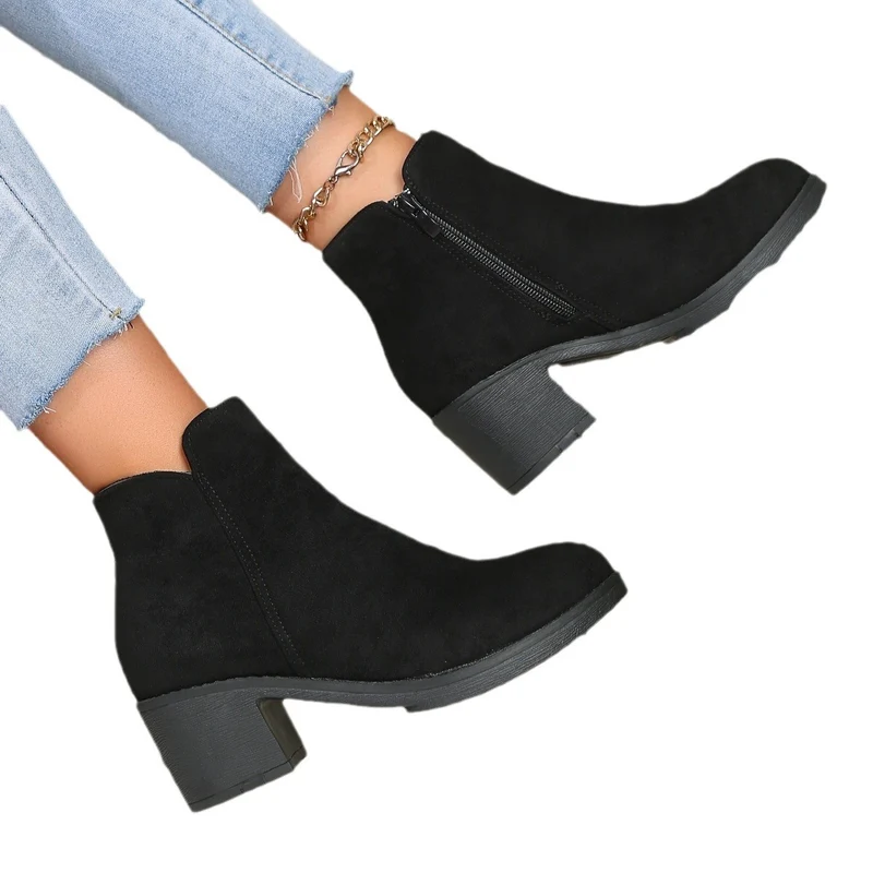 Damen Ankleboots mit mittelhohem Blockabsatz, seitlichem Reißverschluss und Velours‑Optik Drune