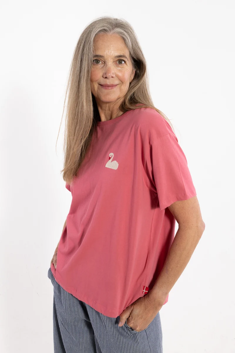 Danebasic Boxy Tee Soft Cherry SVANE