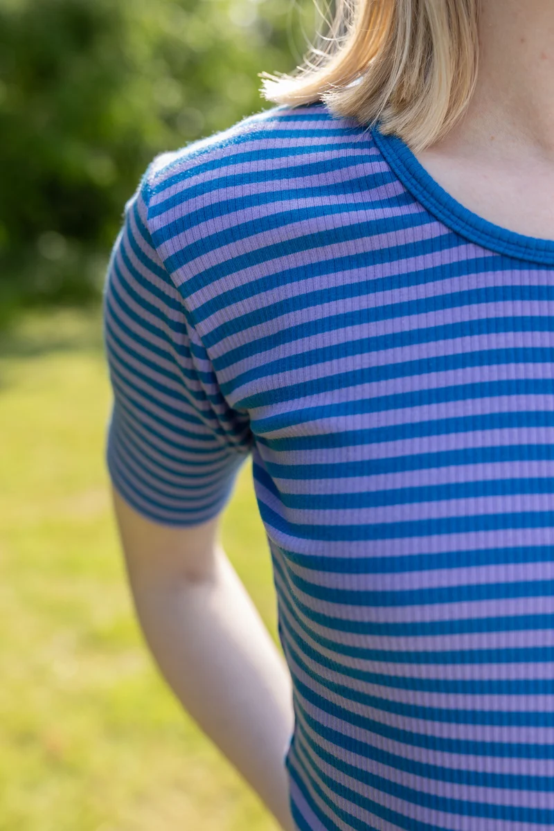 Danerolemodel Ribbing Tee Light Lilac/Warm Blue