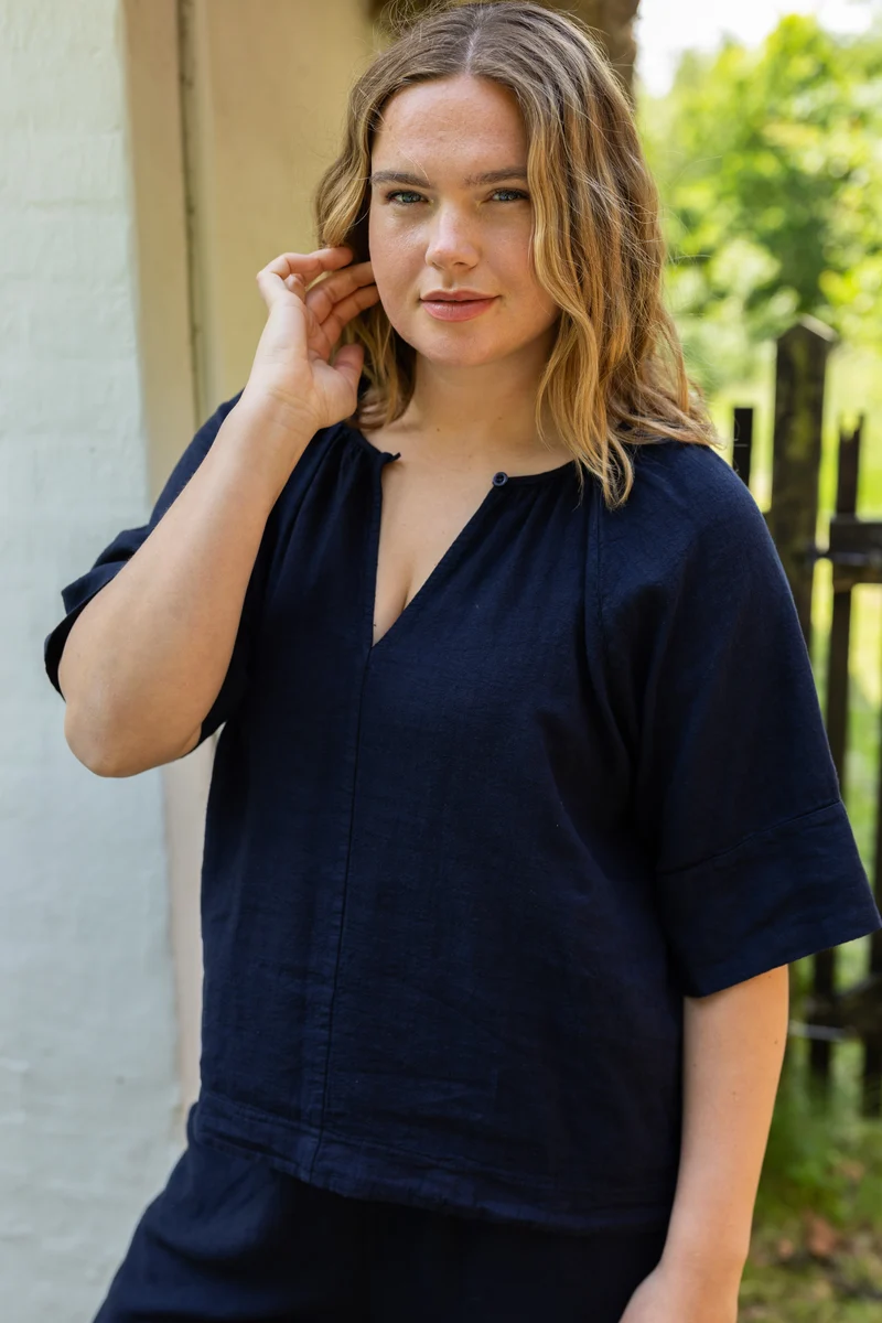 Daneshade Modal Linnen Top Dark Navy
