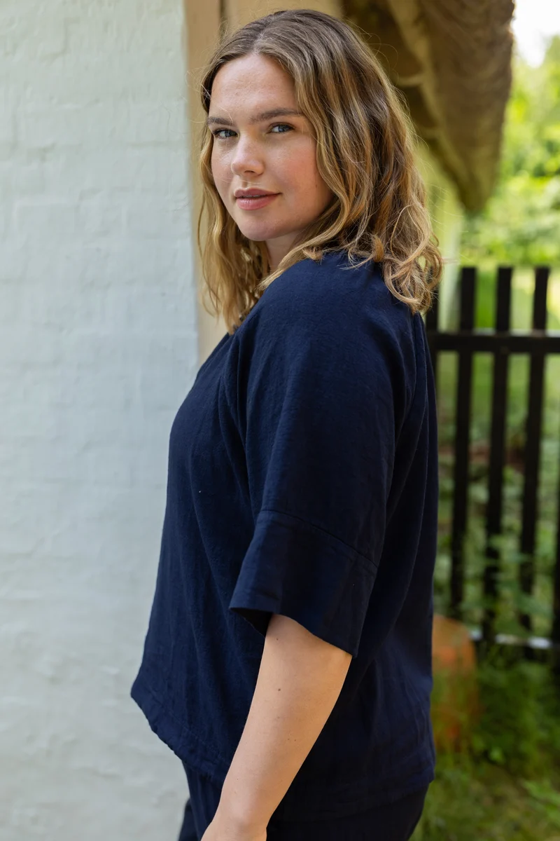 Daneshade Modal Linnen Top Dark Navy