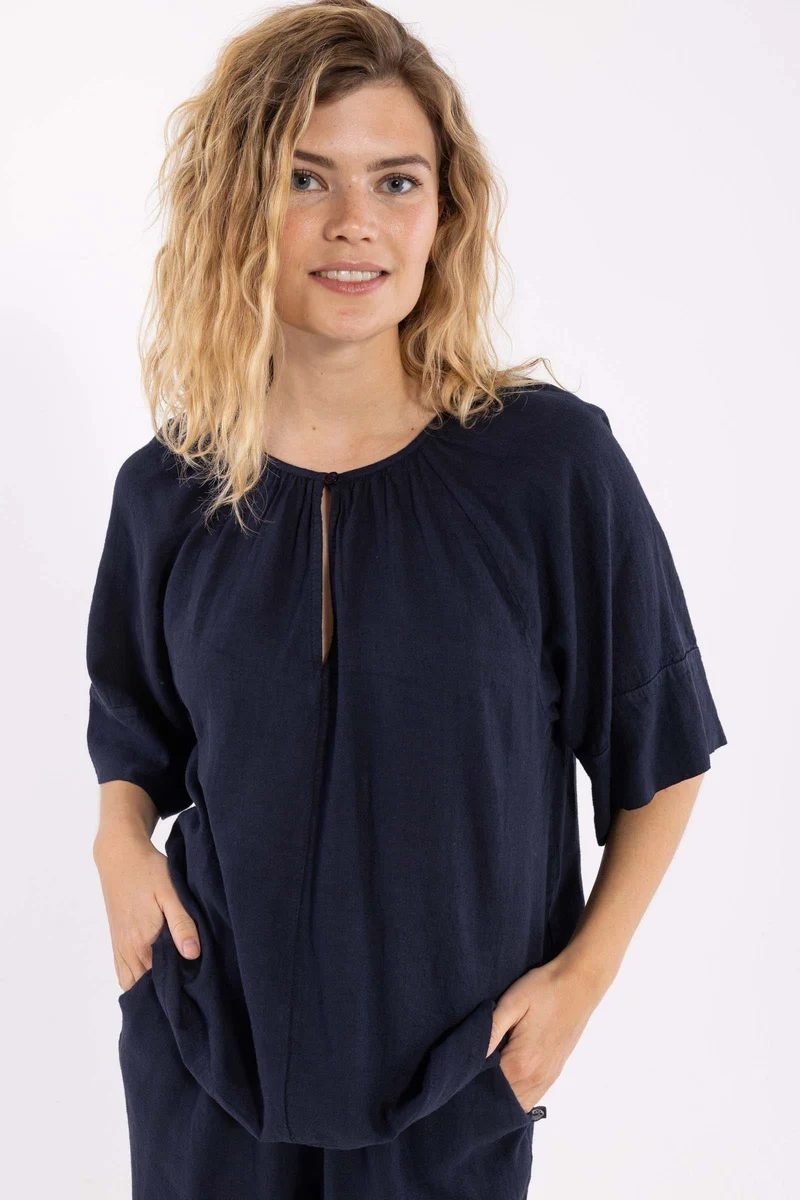Daneshade Modal Linnen Top Dark Navy