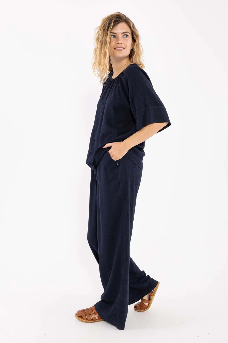 Daneshade Modal Linnen Top Dark Navy