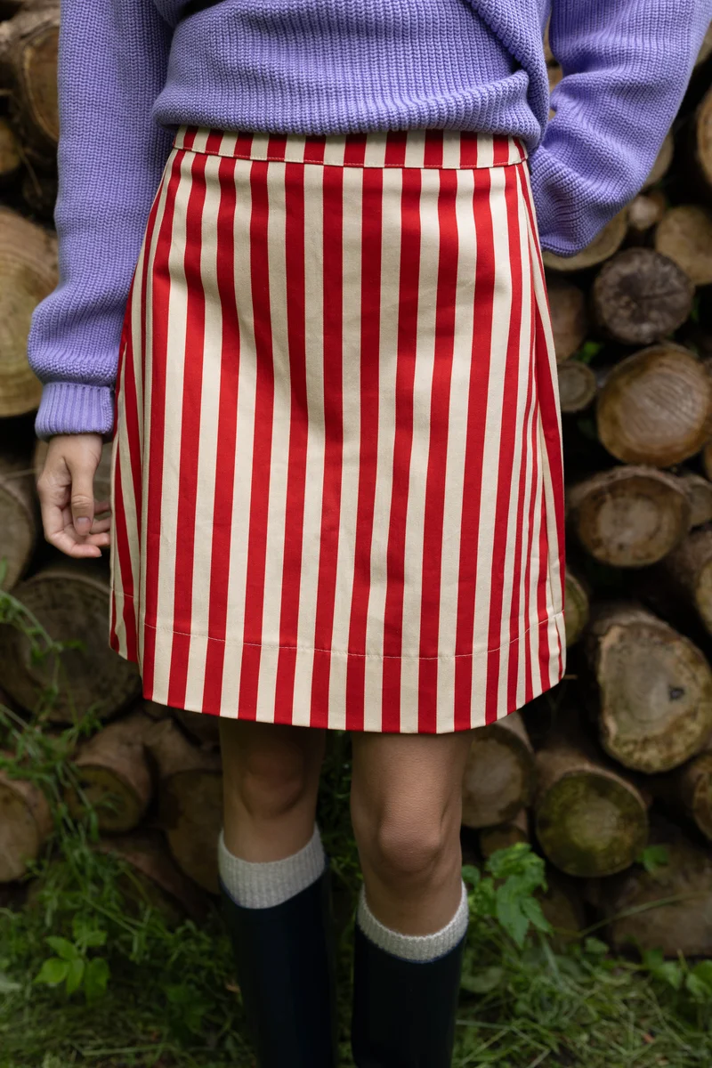 Danelondon Stretch Canvas Skirt Summer Red/Chalk
