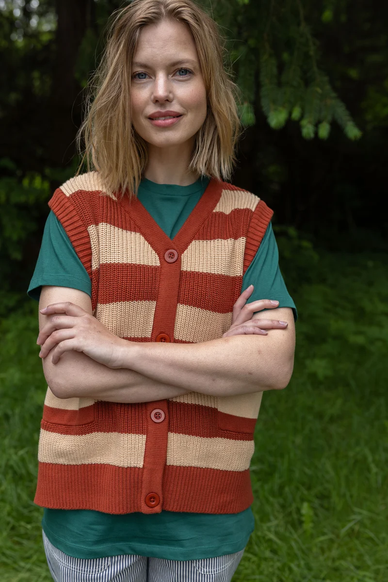 Danegentle Cotton Sweater Vest Chili/Nougat