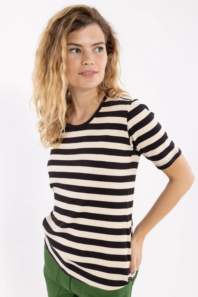 ESS - Danefriend Tee Chalk/Black