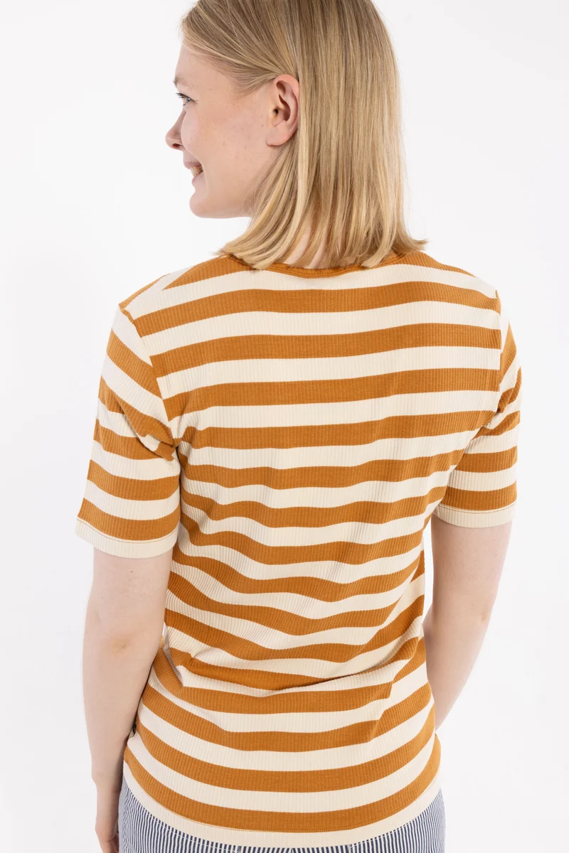 ESS - Danefriend Tee Golden Honey/Chalk