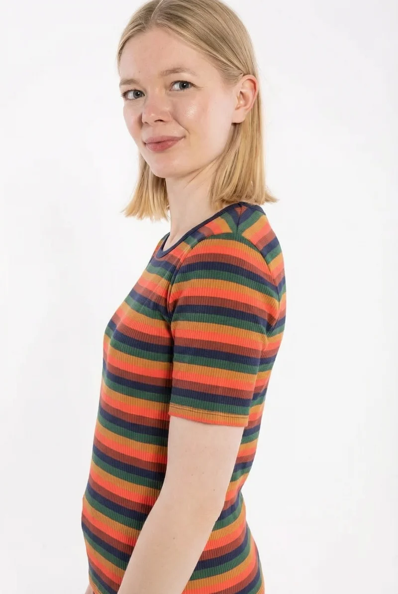 ESS - Danefriend Tee Ember