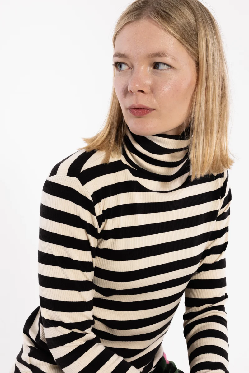 ESS - Danecozy Rollneck Chalk/Black