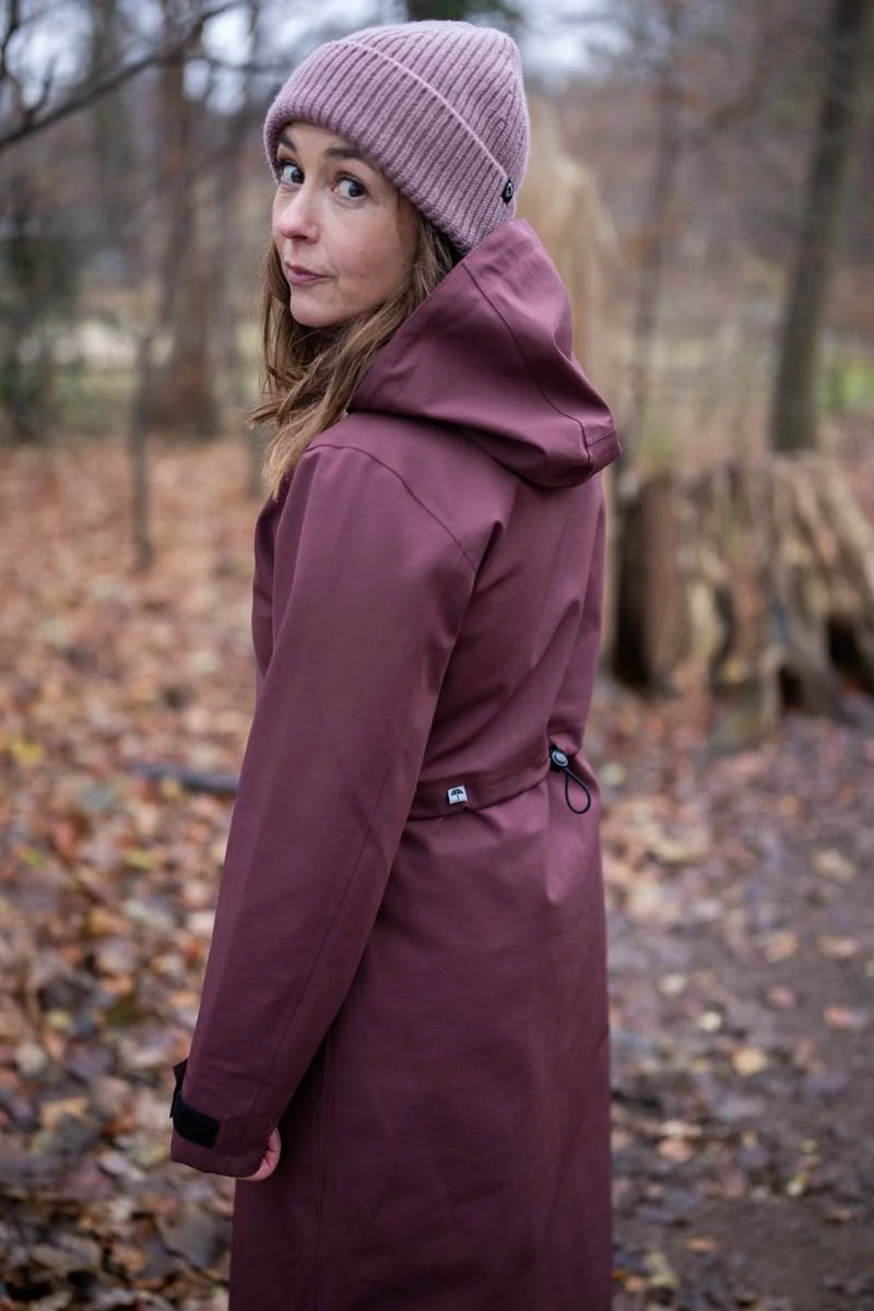 The Danedogwalker Raincoat Dk Merlot