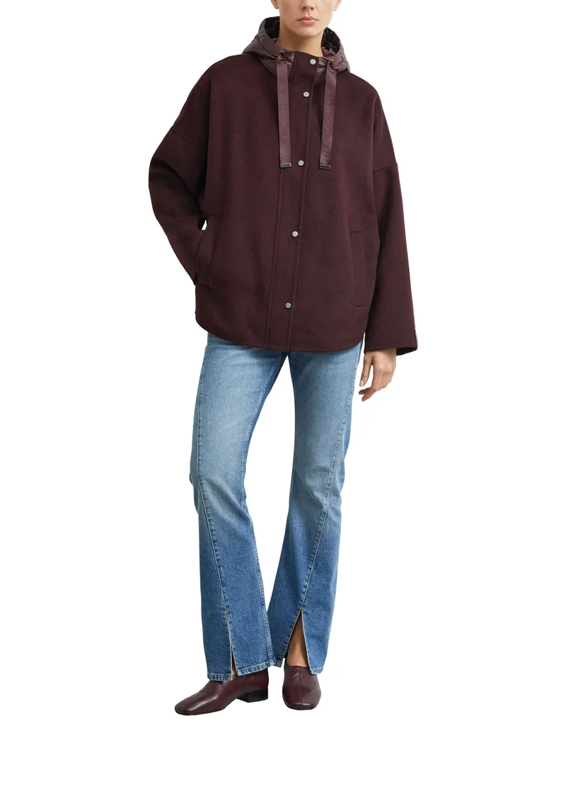Cape-jacke mit Kapuze