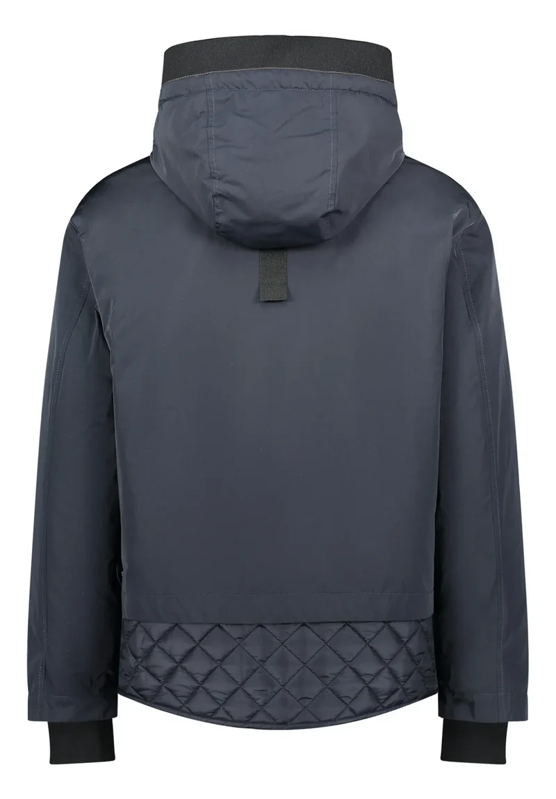 Winterjacke mit Kapuze