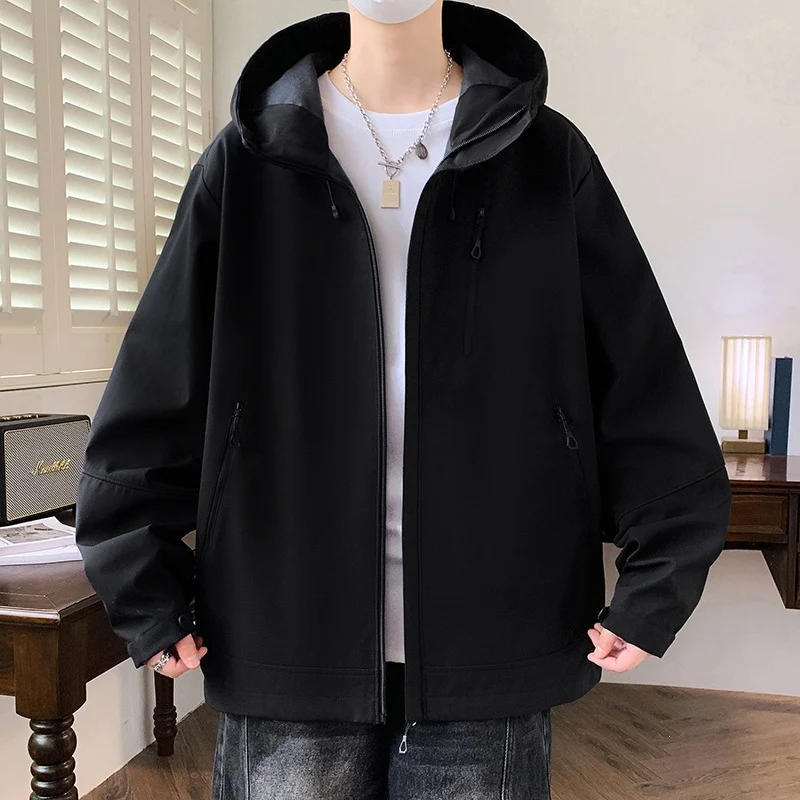 Herren Boxy-Kapuzen-Softshelljacke mit verdecktem Reißverschluss, Multifunktionalen Zipper-Taschen & Oversize-Schnitt Drune