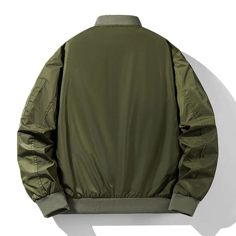 Herren Bomberjacke im Fliegerstil mit kontrastiertem Innenfutter, wasserabweisendem Nylon & Utility-Ärmeltasche Drune