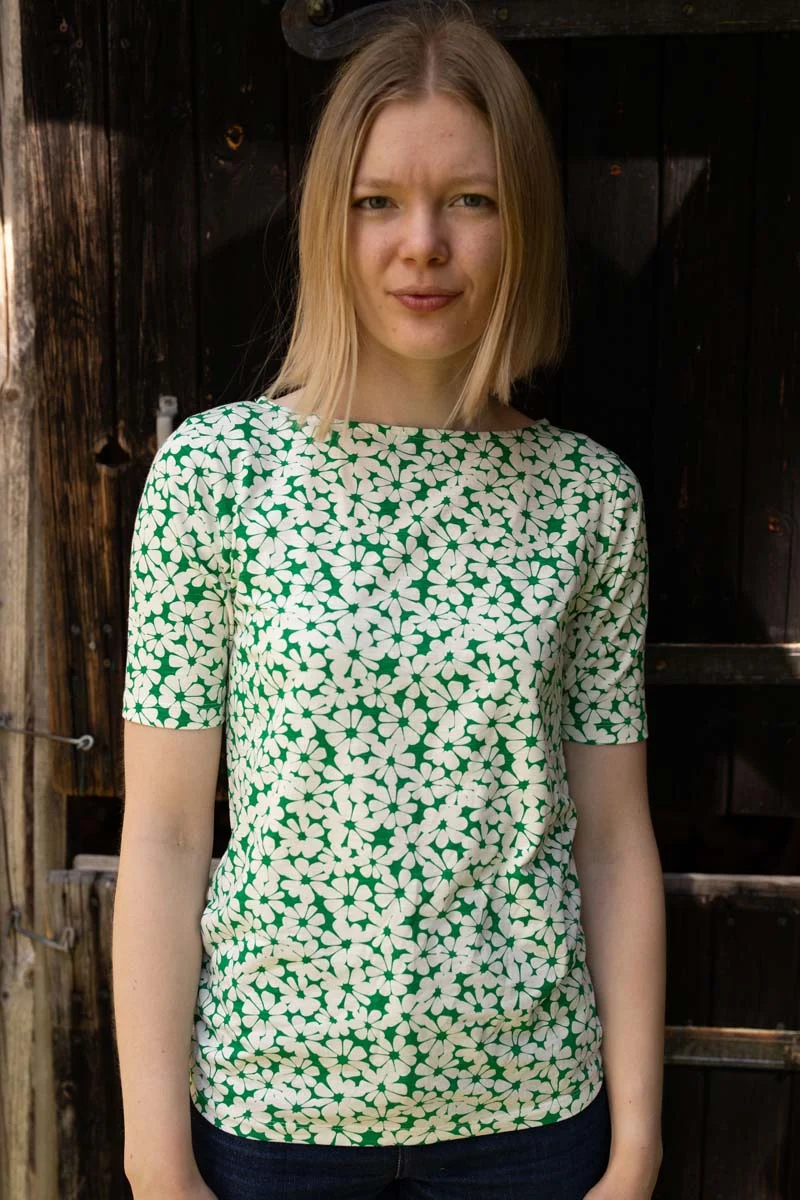 ORGANIC - Daneboat Neck Slub Tee Green Flower