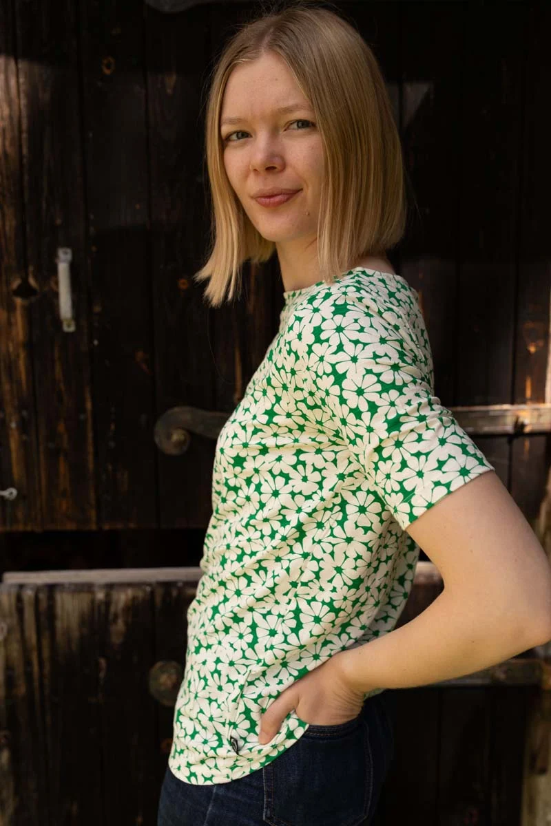 ORGANIC - Daneboat Neck Slub Tee Green Flower