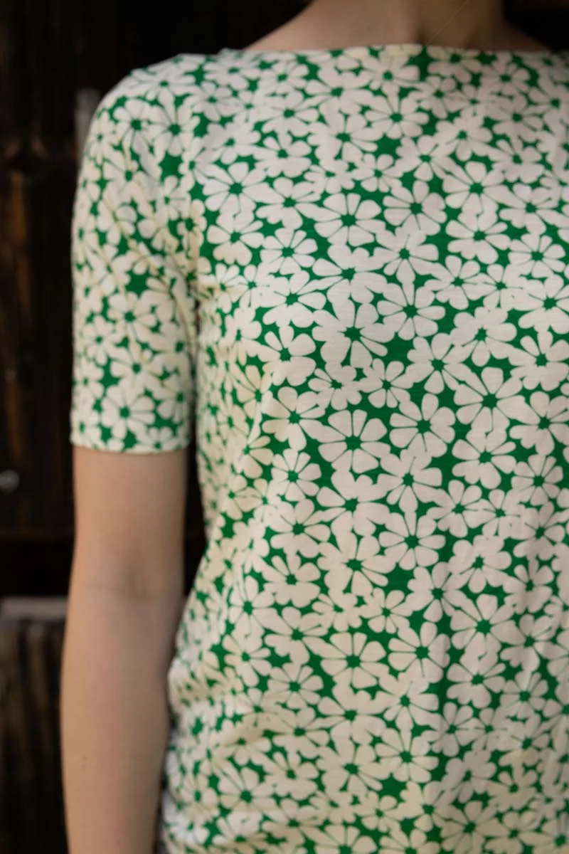 ORGANIC - Daneboat Neck Slub Tee Green Flower
