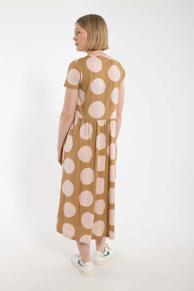 Danebasic Kroeyer Dress Beige DREAMYDOTS