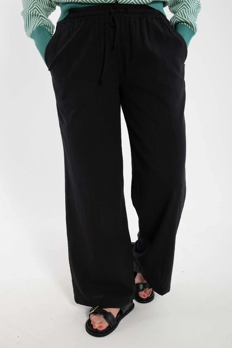 Danenynne Searsucker Pants Black