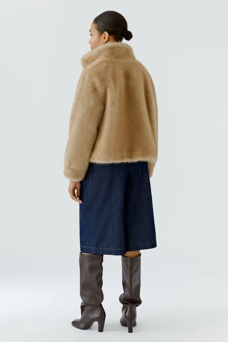 Kuscheljacke aus Kunstfell