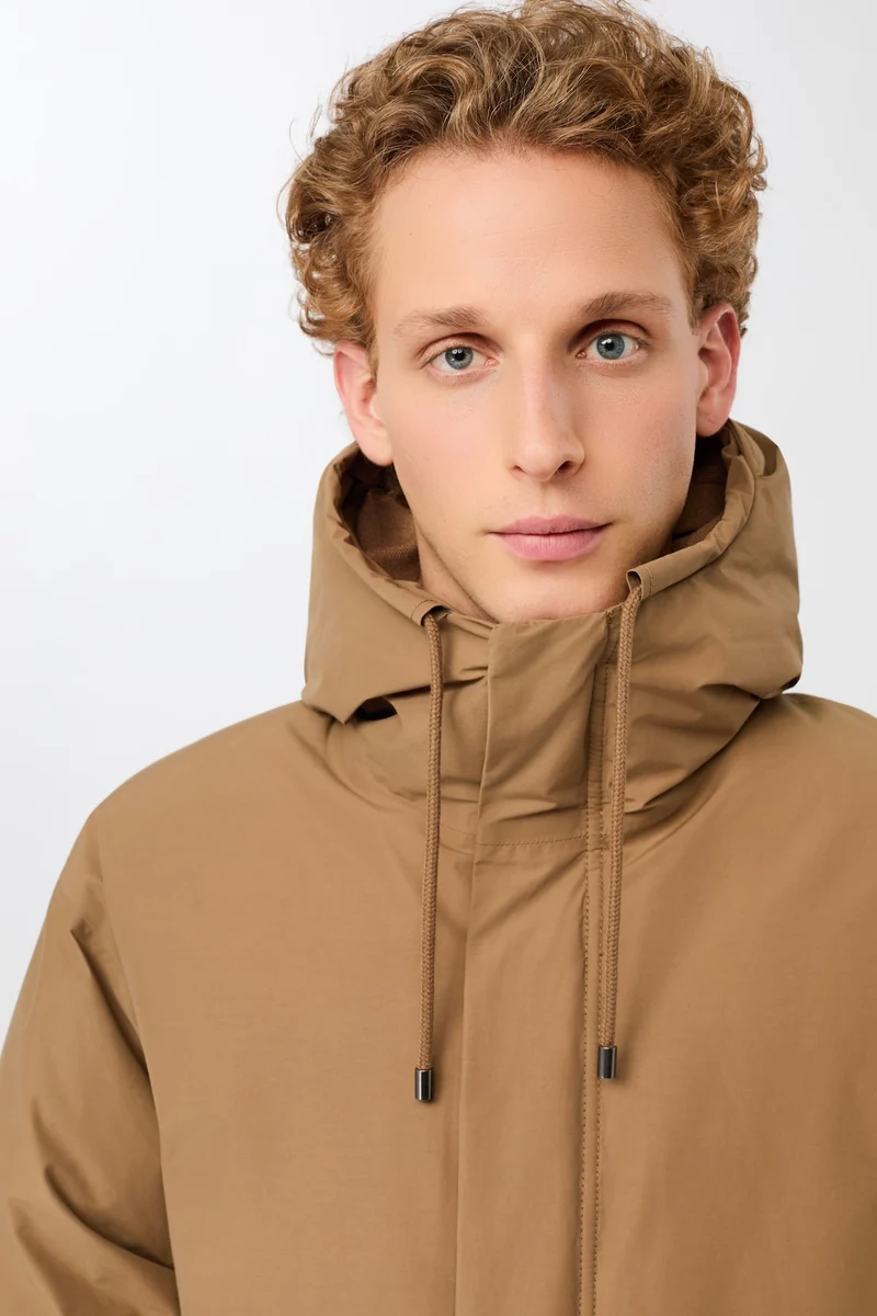 Parka aus Eco Daune mit Kapuze (Oak)