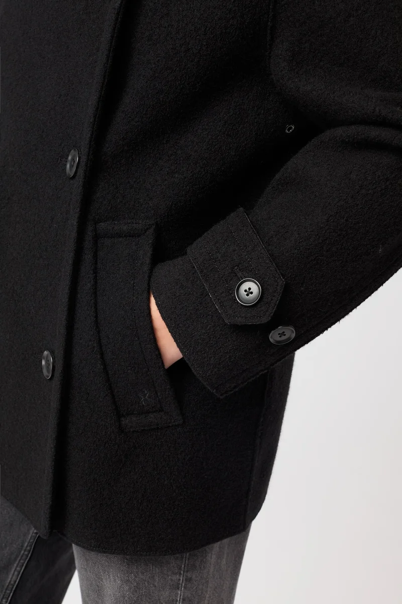 Langer Cabanstyle mit großem Kragen (Black)