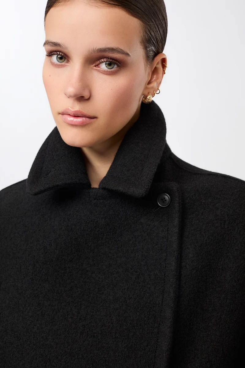 Langer Cabanstyle mit großem Kragen (Black)