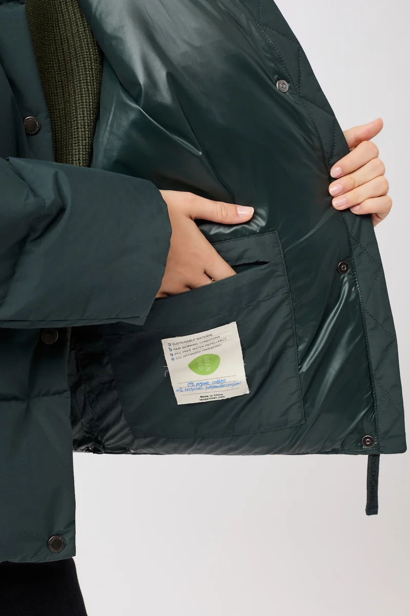 Gesteppte Jacke aus Eco Daune mit Stehkragen (Fir)