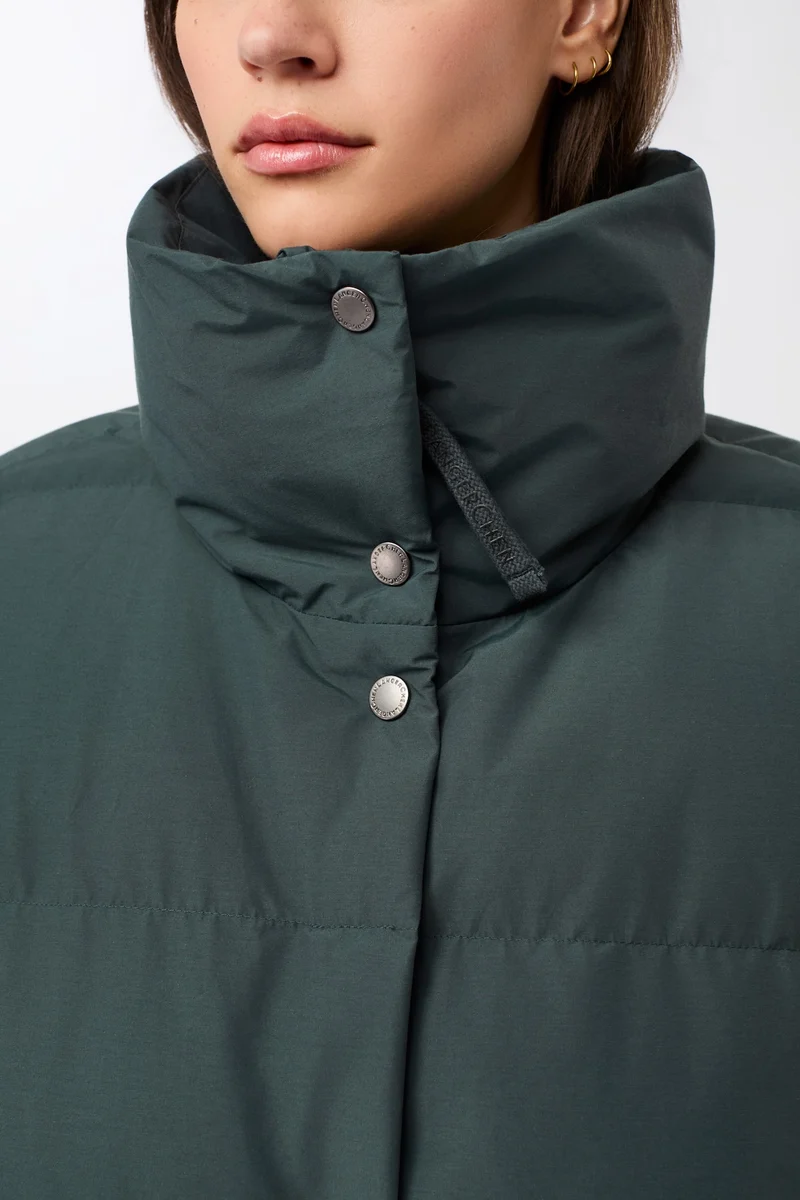 Gesteppte Jacke aus Eco Daune mit Stehkragen (Fir)