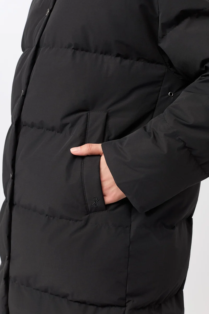 Jacke mit Stehkragen aus Eco Daune (Black)