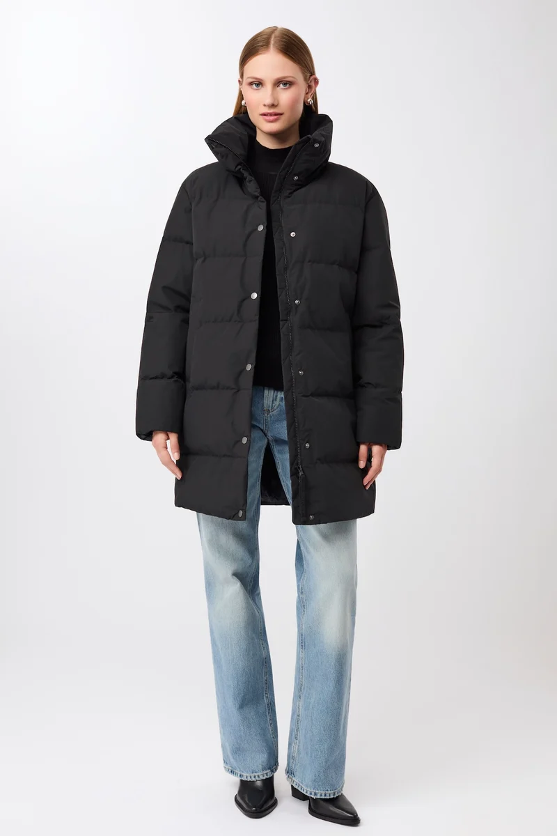 Jacke mit Stehkragen aus Eco Daune (Black)
