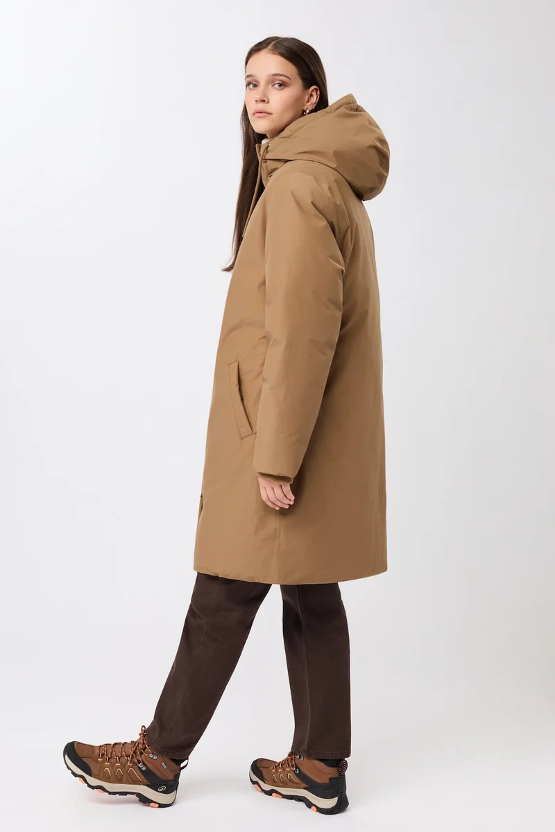 Lange Jacke mit Kapuze und Eco Daune (Oak)