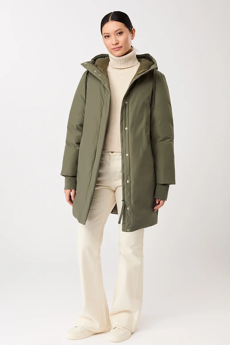 Lange Jacke mit Kapuze und Eco Daune (Sencha)