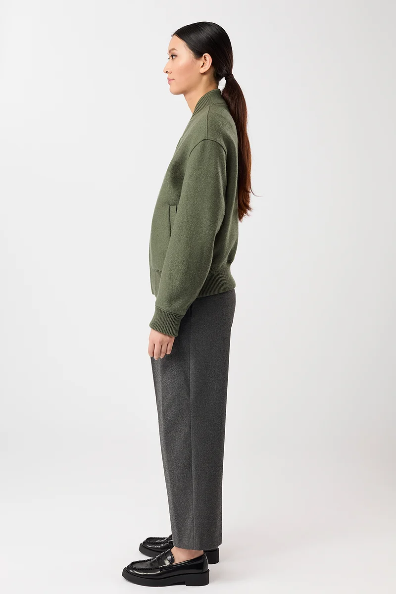 90er Bomber Style mit Rippe (Sencha)