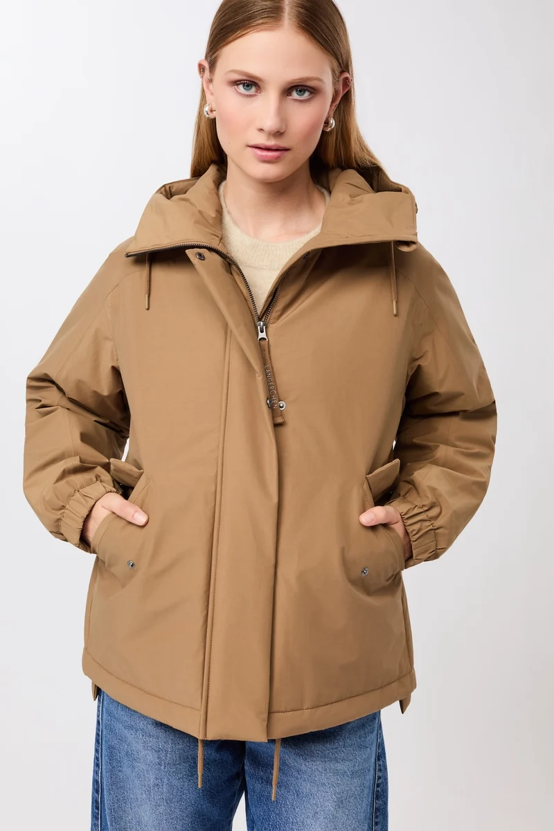 Wattierter Kurzparka in lockerem Volumen (Oak)