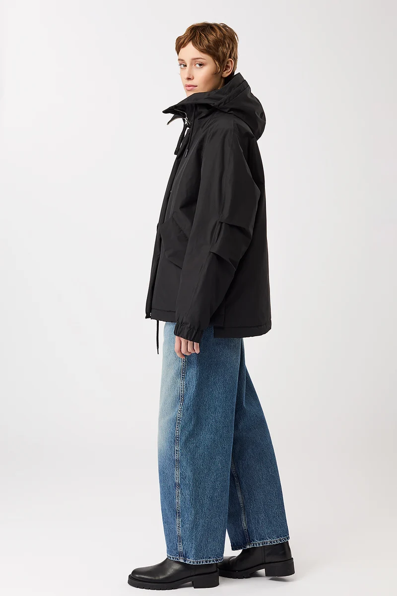 Wattierter Kurzparka in lockerem Volumen (Black)