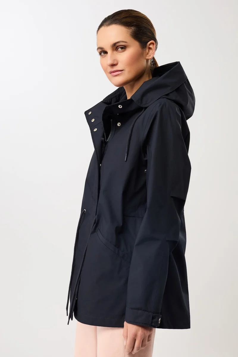 Kurzer Regenparka aus Bio-Baumwolle (Navy)