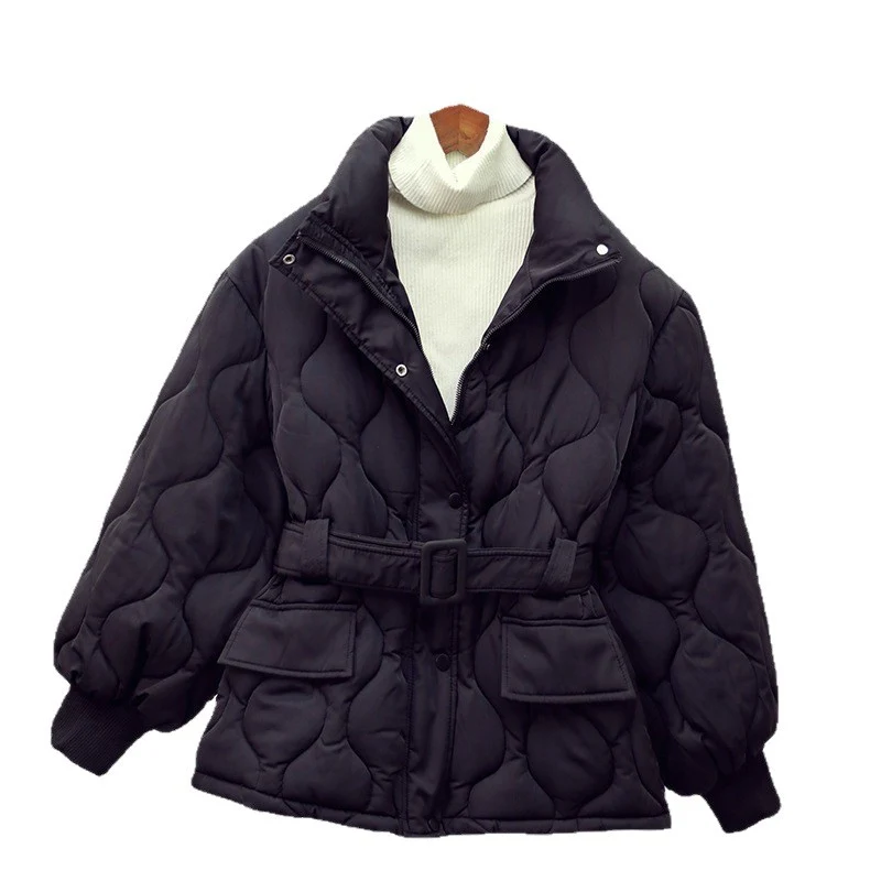 Damen nan gesteppte Taillierte Steppjacke mit Wickelgürtel, Stehkragen und Pattentaschen Drune