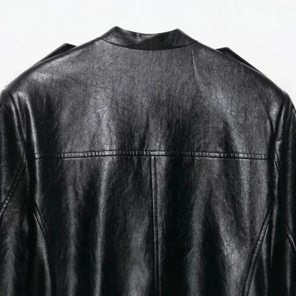 Damen Taillierte Wildlederjacke im Military‑Look mit Stehkragen, aufgesetzten Pattentaschen und verdeckter Knopfleiste Drune