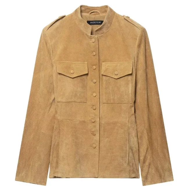 Damen Taillierte Wildlederjacke im Military‑Look mit Stehkragen, aufgesetzten Pattentaschen und verdeckter Knopfleiste Drune
