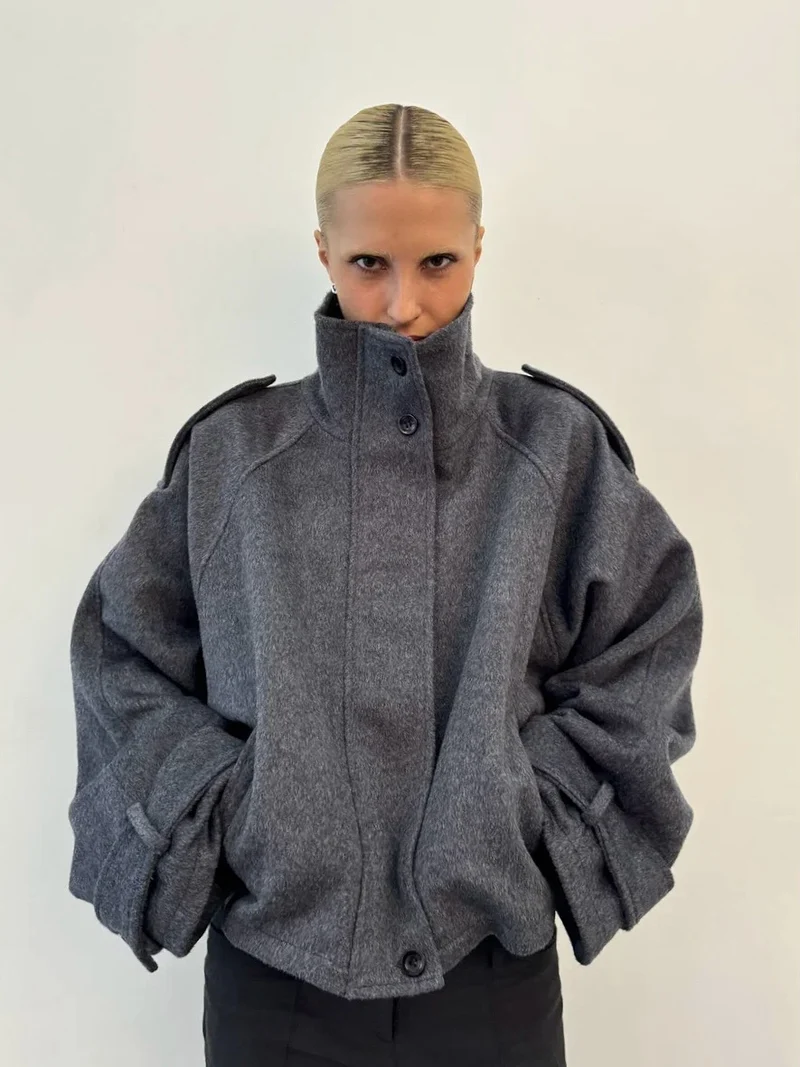 Damen Kurze Oversize Wolljacke mit Stehkragen und Schulterklappen Drune