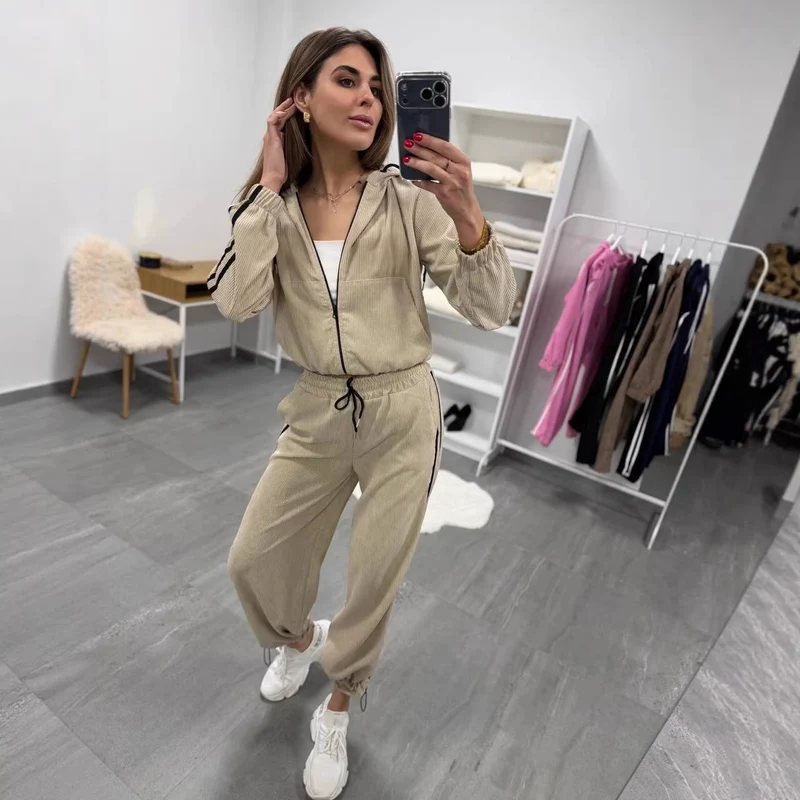 Damen Cord-Jogginganzug mit Kapuze, seitlichen Kontraststreifen, Tunnelzug und elastischen Saumbündchen Drune