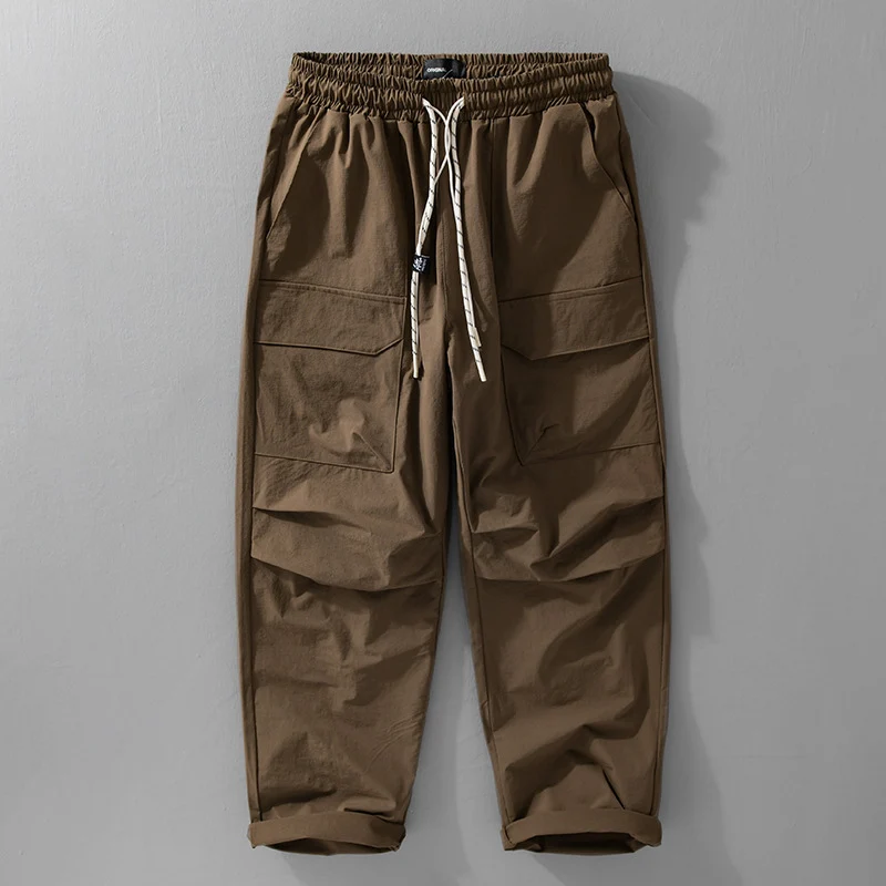 Herren Oversize-Cargohose aus leichtem Funktionsstoff mit Kordelzugbund und Mehrfachtaschen Drune
