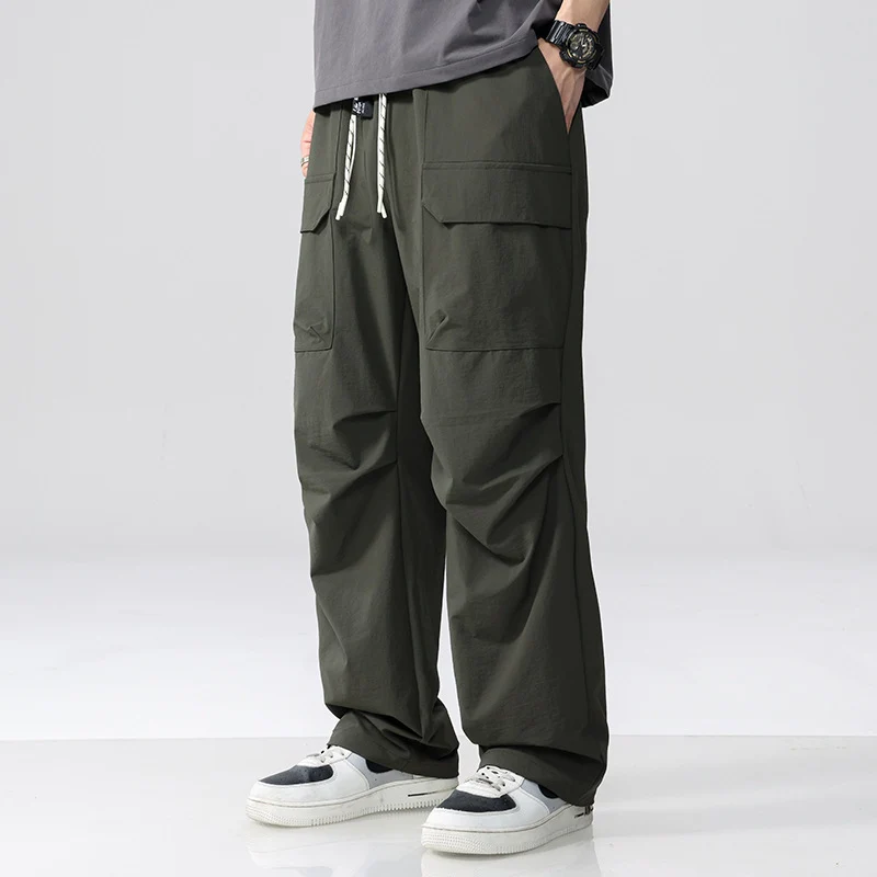 Herren Oversize-Cargohose aus leichtem Funktionsstoff mit Kordelzugbund und Mehrfachtaschen Drune