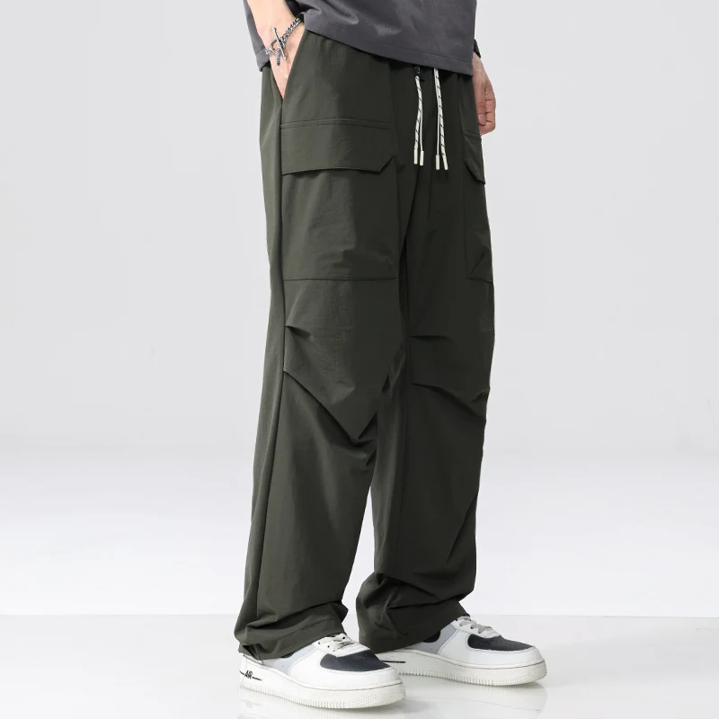 Herren Oversize-Cargohose aus leichtem Funktionsstoff mit Kordelzugbund und Mehrfachtaschen Drune