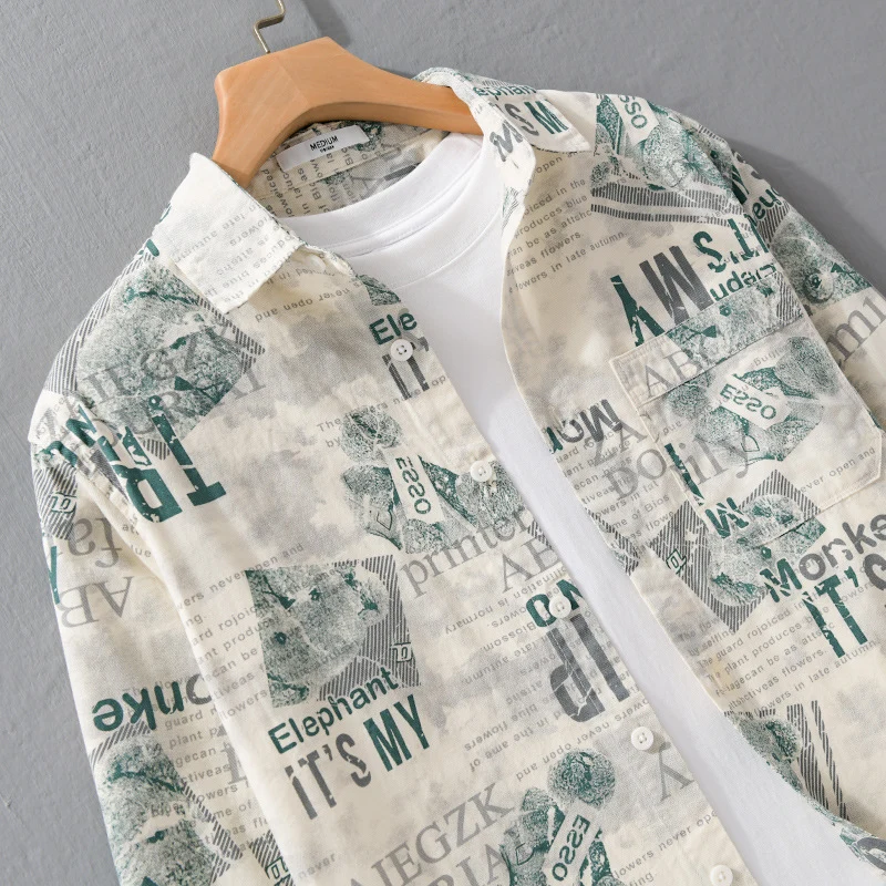 Herren Overshirt aus Baumwoll‑Leinen mit typografischem Zeitungsprint und Relaxed‑Fit Drune